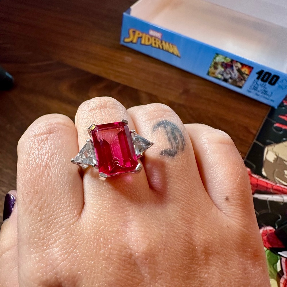 Sterling Silver Pink Topaz Ring. Size 7. 
5.8g total weight.